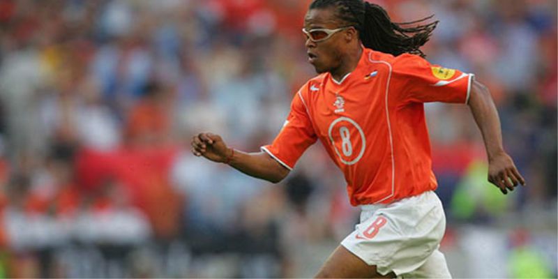 Tìm hiểu về tiểu sử tiền vệ huyền thoại Edgar Davids