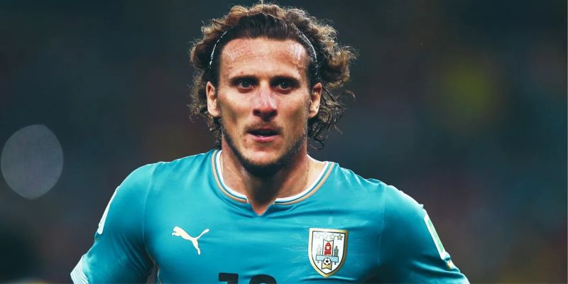 Tìm hiểu về tiểu sử cầu thủ Diego Forlán đầy đủ và chi tiết nhất