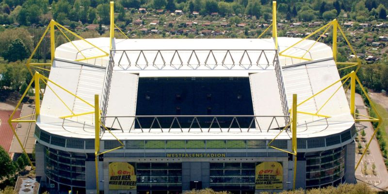 Hình ảnh từ trên cao của sân vận đông Signal Iduna Park